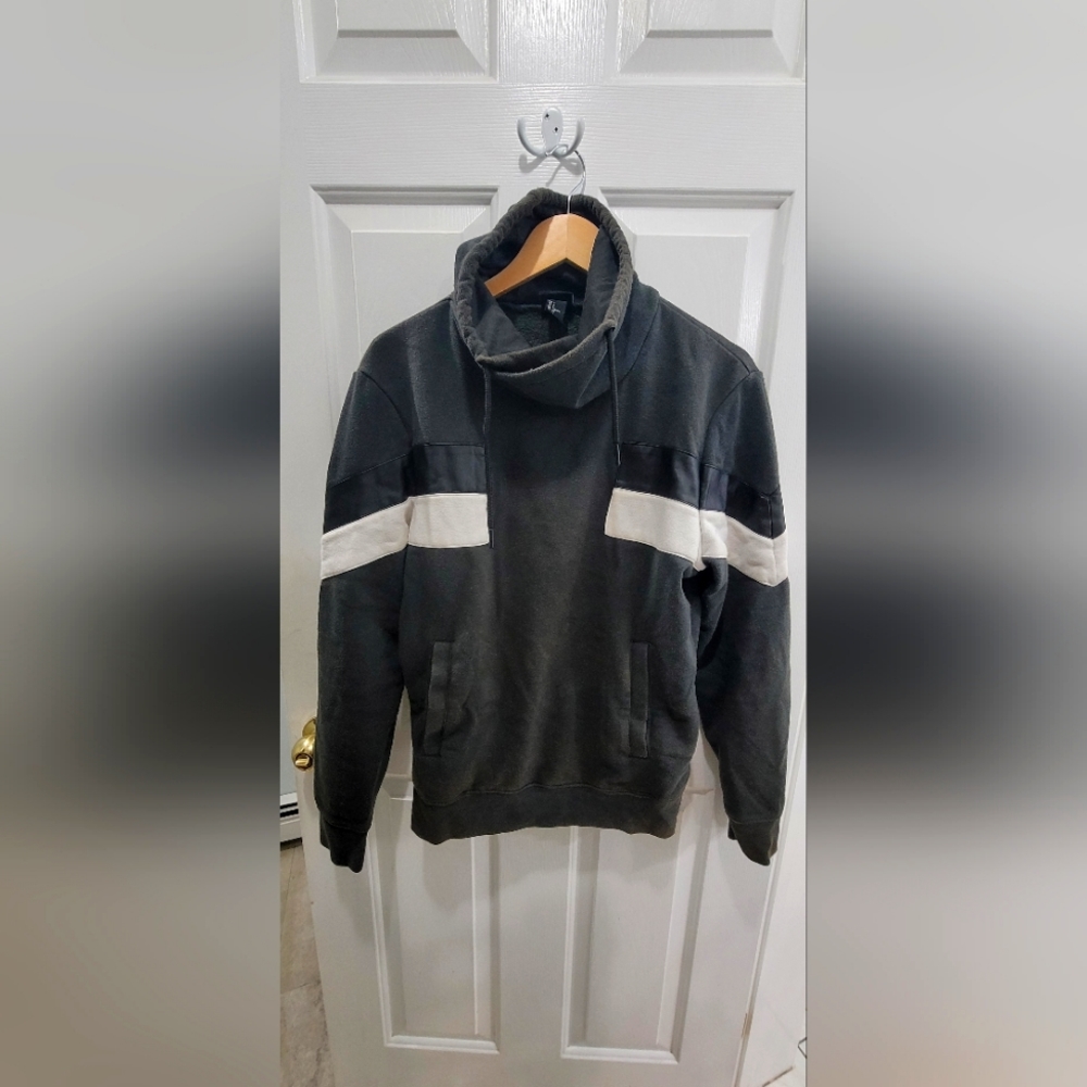 H&M black/green drawstring sweatshirt men small